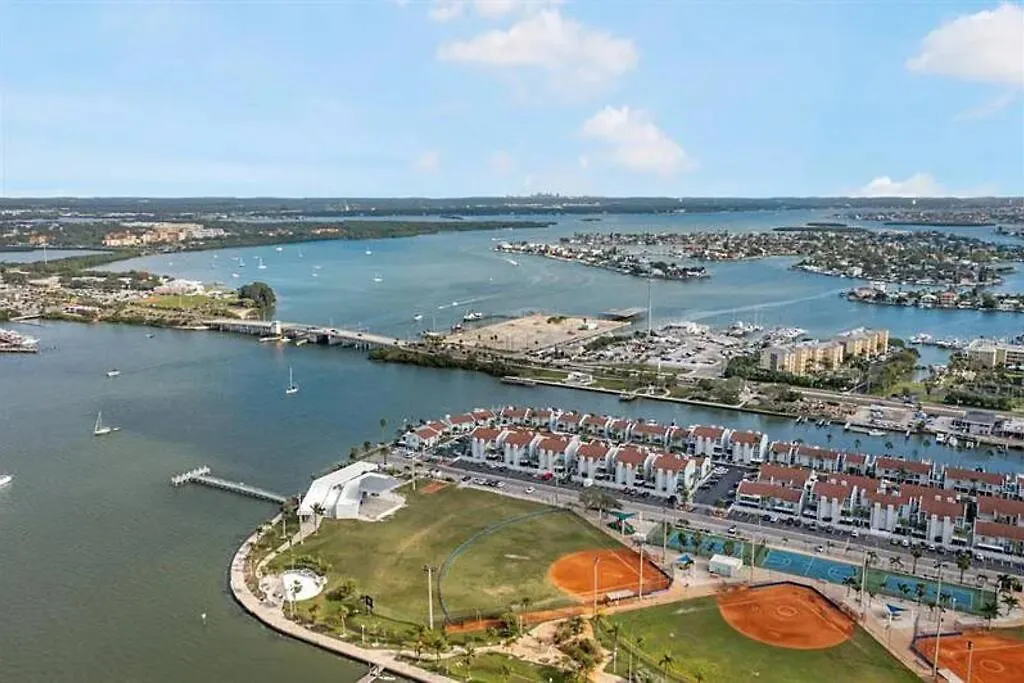 Вилла Luxury Cozy Retreat: Waterfront Near Клируотер 0*,  США